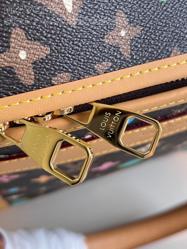 l0*is V*t0n dog bag-44*32*23cm