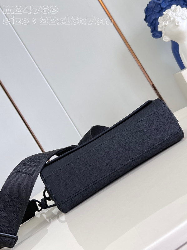 l0*is V*t0n takeoff messenger pm-22*16.5*7cm
