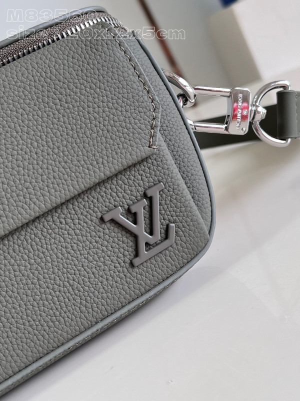 l0*is V*t0n pilot wearable wallet-20*12*5.5cm
