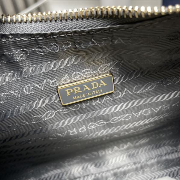 Pra*a re-edition 2005 saffiano bag-22*18*6.5cm