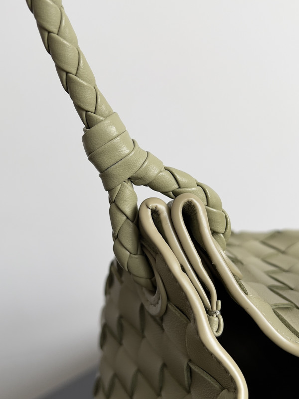 bo*te*ga Ve*ne*ta andiamo parachute small shoulder bag