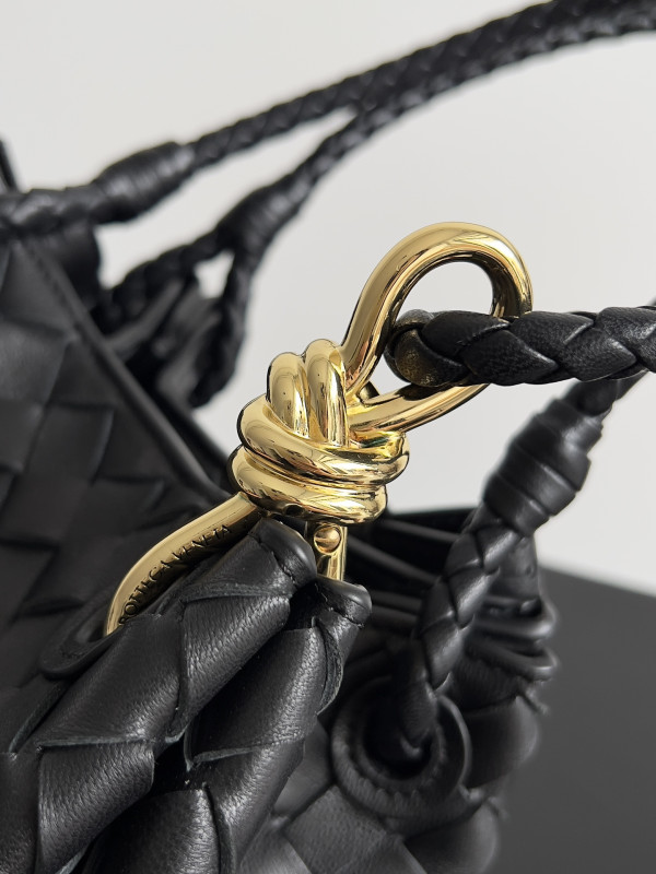 bo*te*ga Ve*ne*ta andiamo parachute small shoulder bag