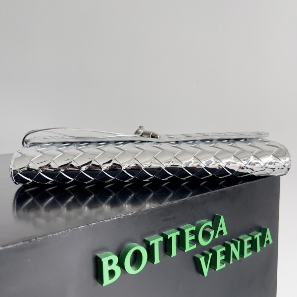 bo*te*ga Ve*ne*ta long clutch andiamo with handle-31*13*3cm