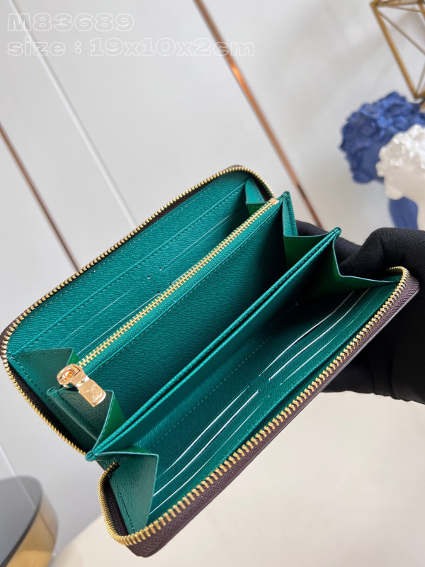 l0*is V*t0n zippy wallet-10*20*2 cm