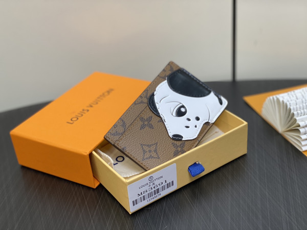 l0*is V*t0n card holder-11*7*0.5cm
