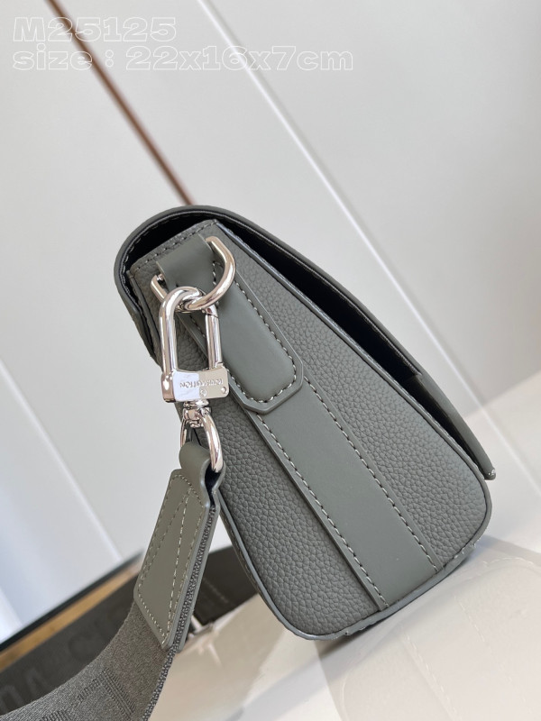 l0*is V*t0n takeoff messenger pm-22*16.5*7cm