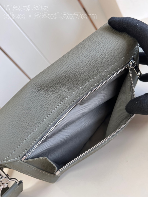 l0*is V*t0n takeoff messenger pm-22*16.5*7cm