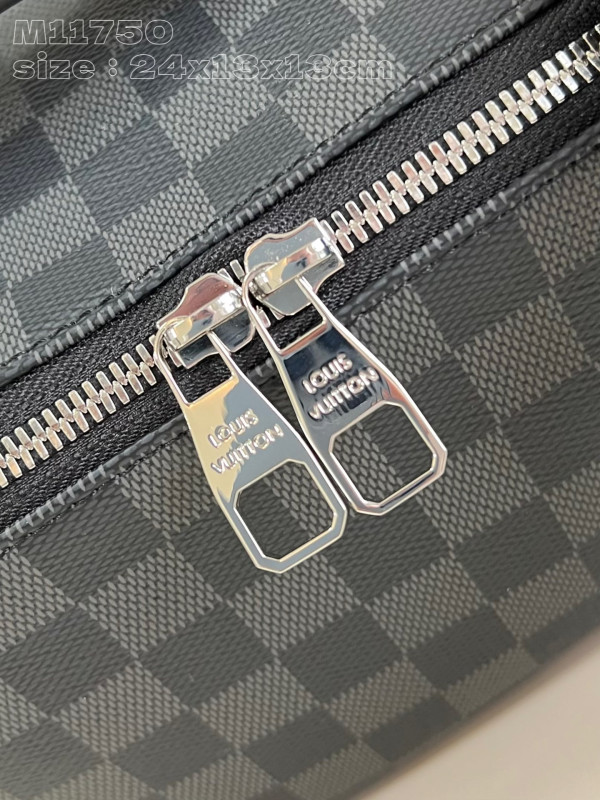 l0*is V*t0n toiletry bag-24*13*13cm