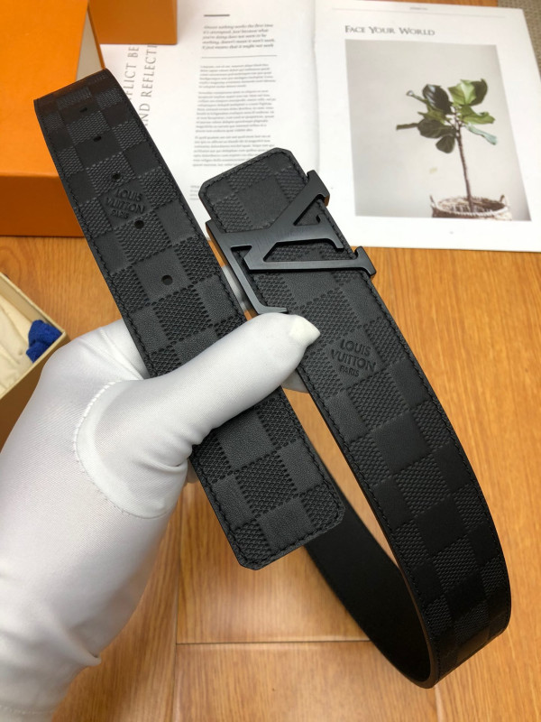l0*is V*t0n belt