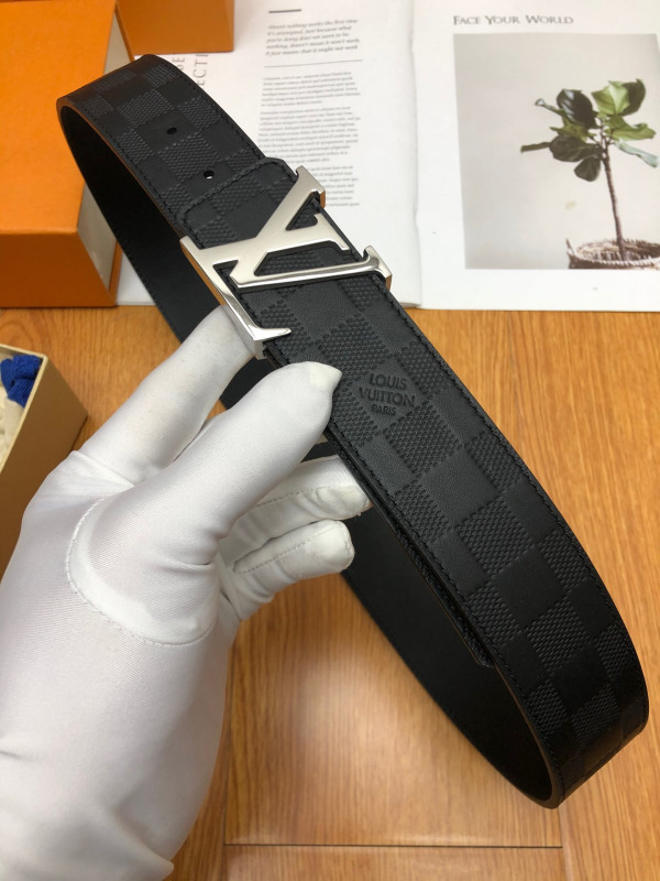 l0*is V*t0n belt