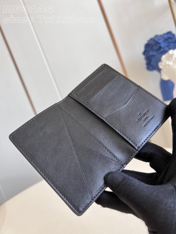 l0*is V*t0n pocket organizer-7.5*11.1*1 cm