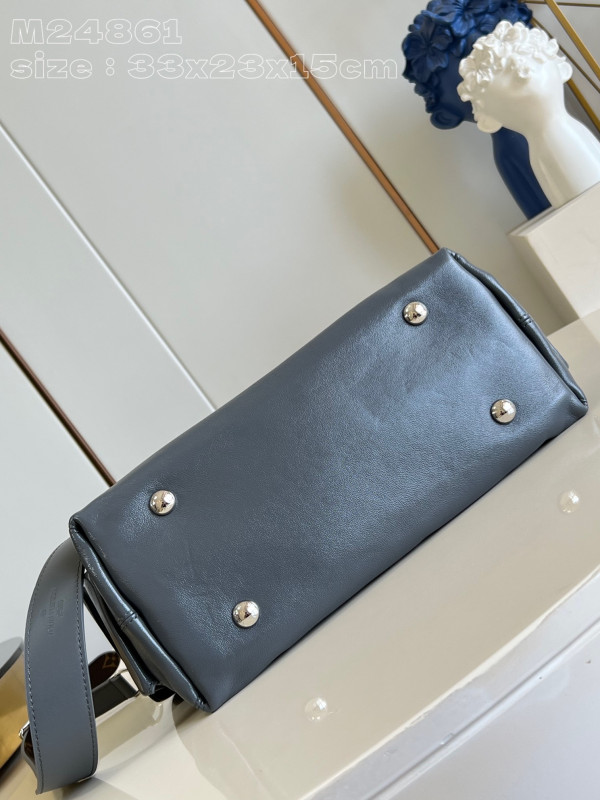 l0*is V*t0n carryall cargo -33.5 x 23x15cm