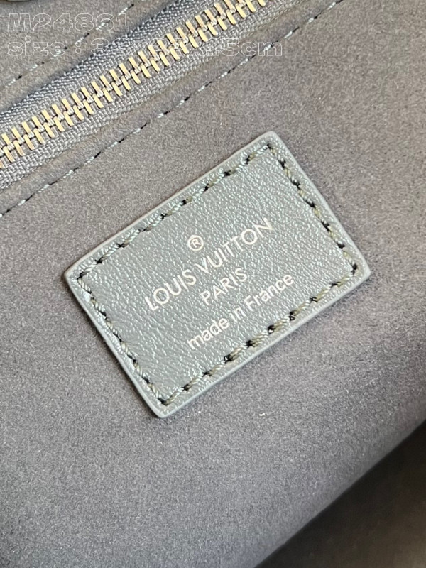 l0*is V*t0n carryall cargo -33.5 x 23x15cm