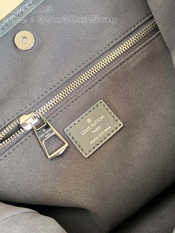 l0*is V*t0n carryall mm- 39 x 30 x 15cm