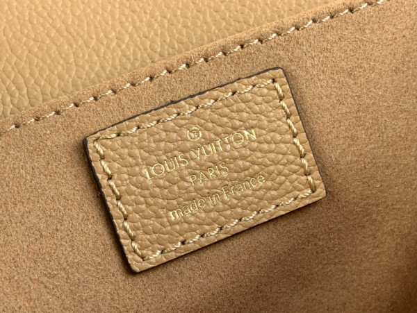 l0*is V*t0n pochette metis east west