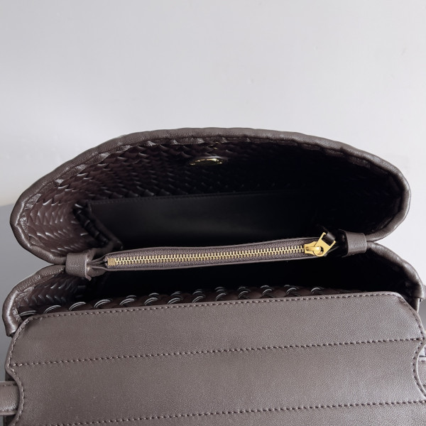 bo*te*ga Ve*ne*ta patti top handle bag