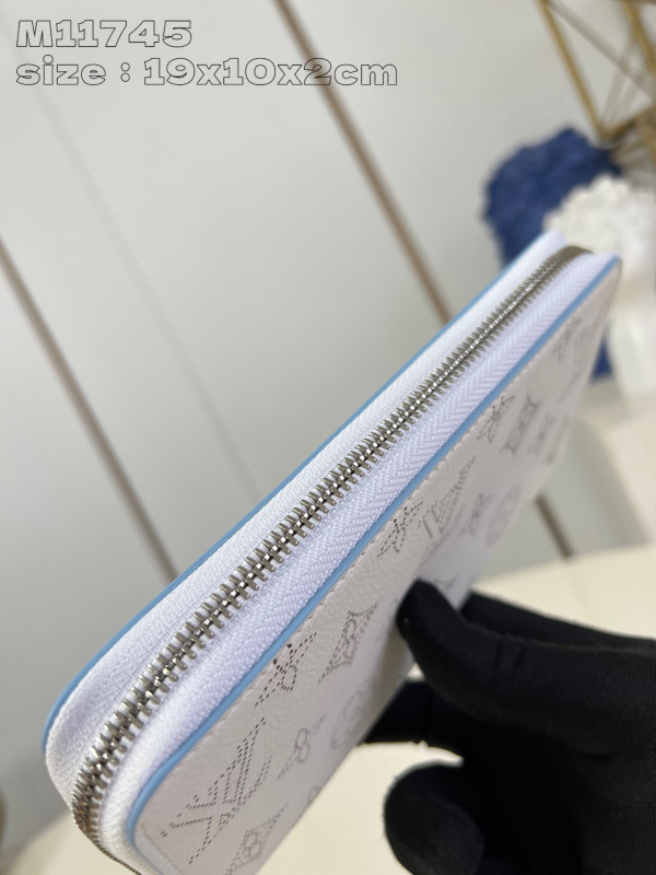 l0*is V*t0n zippy wallet-10*20*2 cm