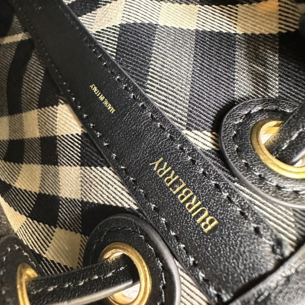 B**rry mini check drawstring pouch​
