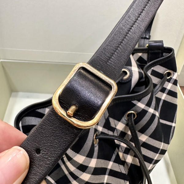 B**rry medium check drawstring pouch