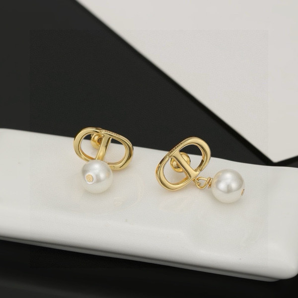 DI0R EARRINGS