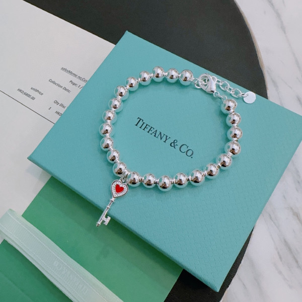 T*f*ny bracelet