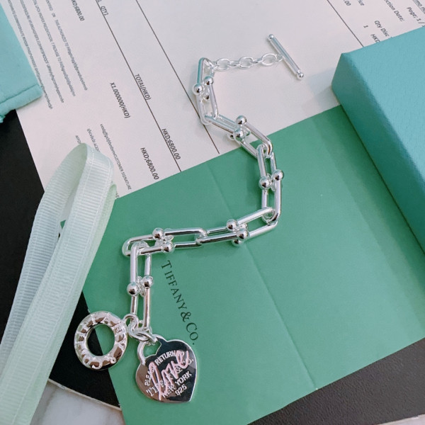 T*f*ny bracelet
