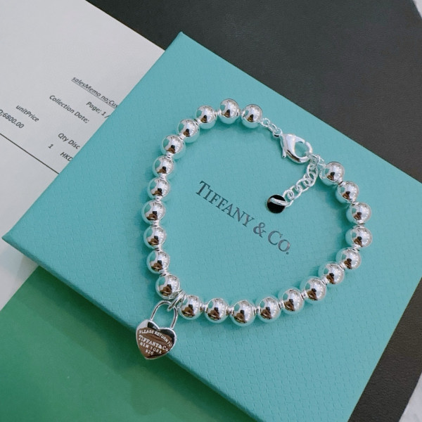 T*f*ny bracelet
