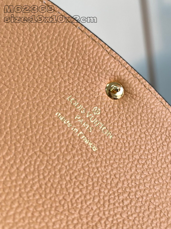 l0*is V*t0n emilie wallet