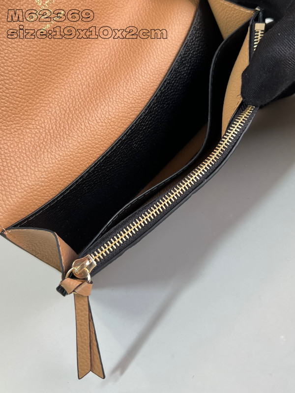 l0*is V*t0n emilie wallet