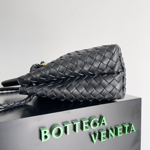 bo*te*ga Ve*ne*ta medium andiamo