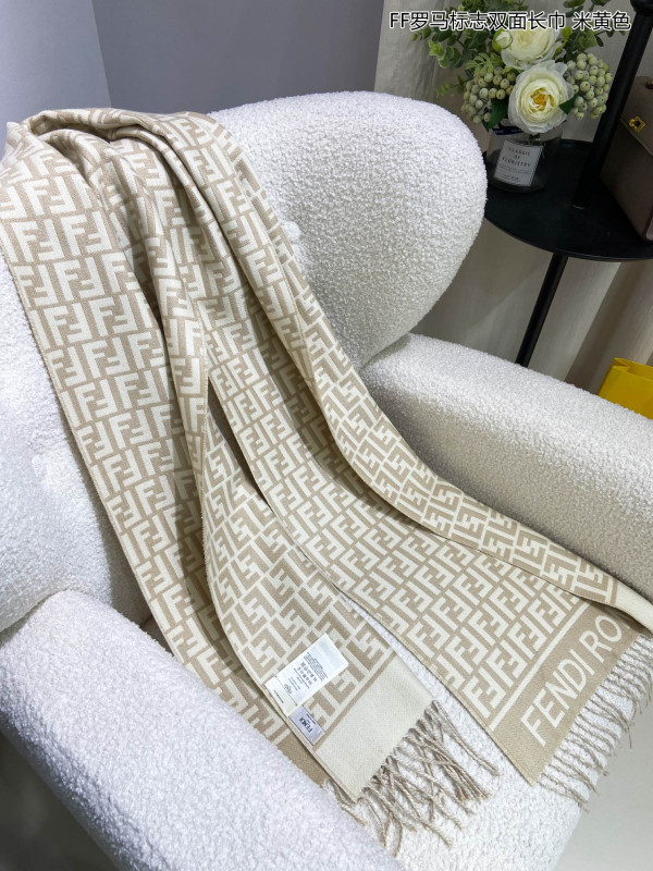 F**di scarf