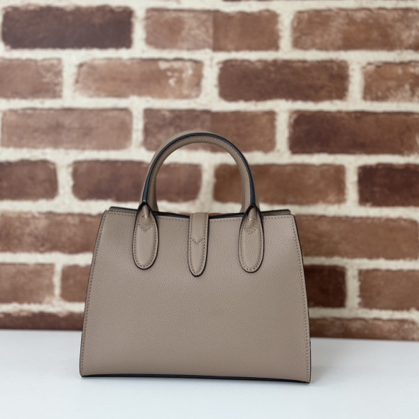 G*u*i small tote bag with hook closure