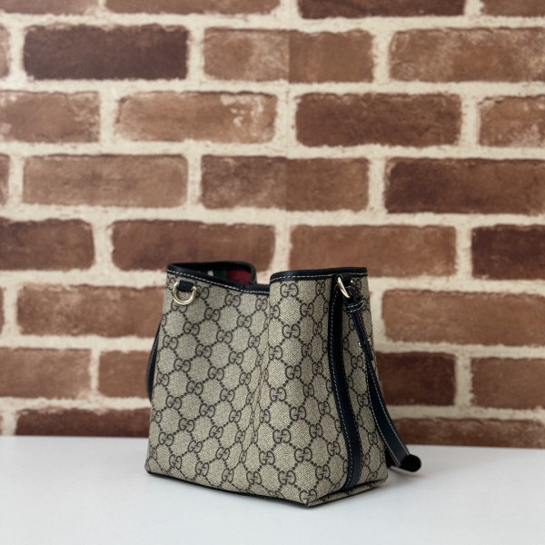 G*u*i gg emblem mini bucket bag