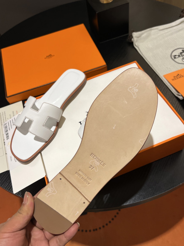 H**mes sandal