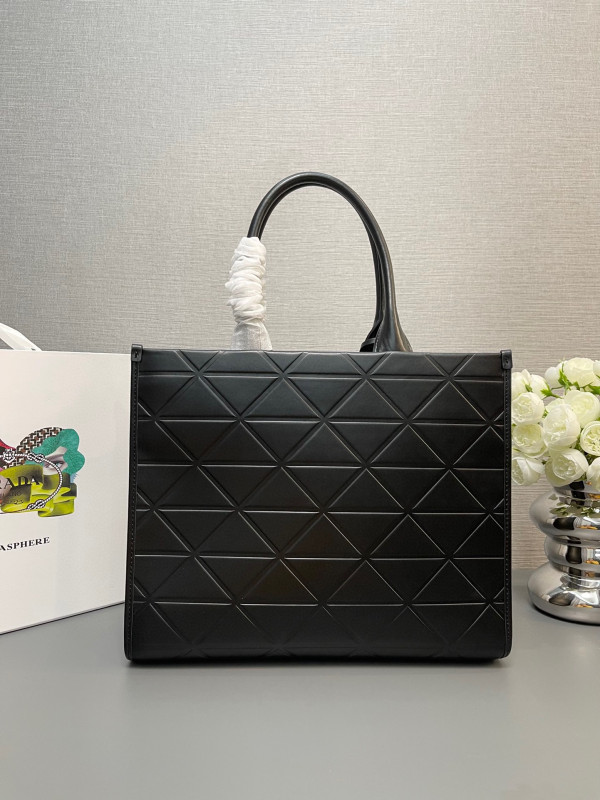 medium Pra*a symbole leather bag