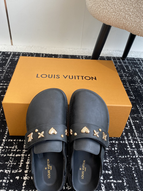 l0*is V*t0n sandals