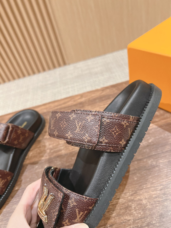 l0*is V*t0n sandals