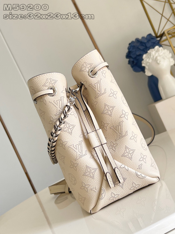 l0*is V*t0n bella tote