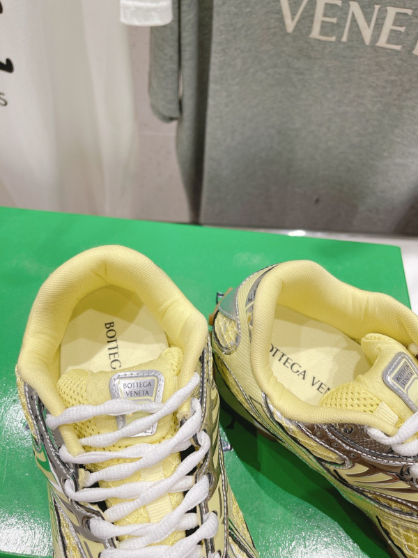 bo*te*ga Ve*ne*ta sneakers