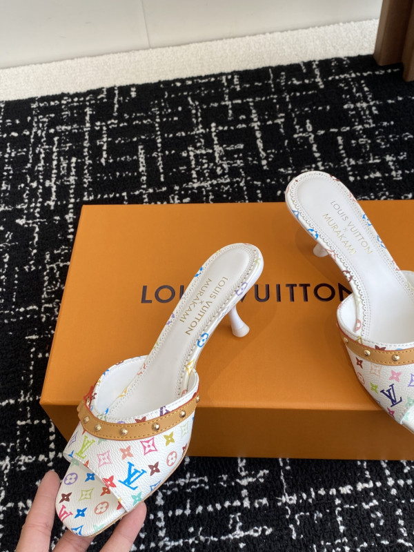 l0*is V*t0n slippers