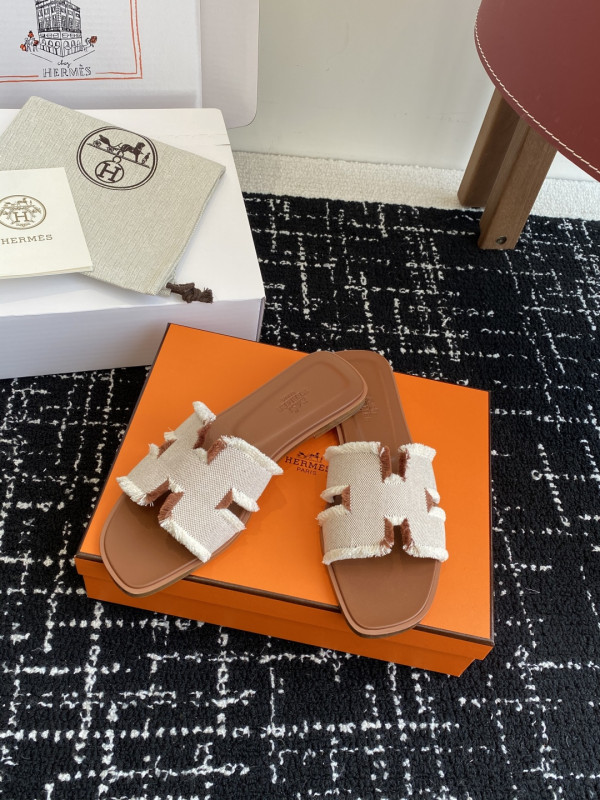 H**mes sandals