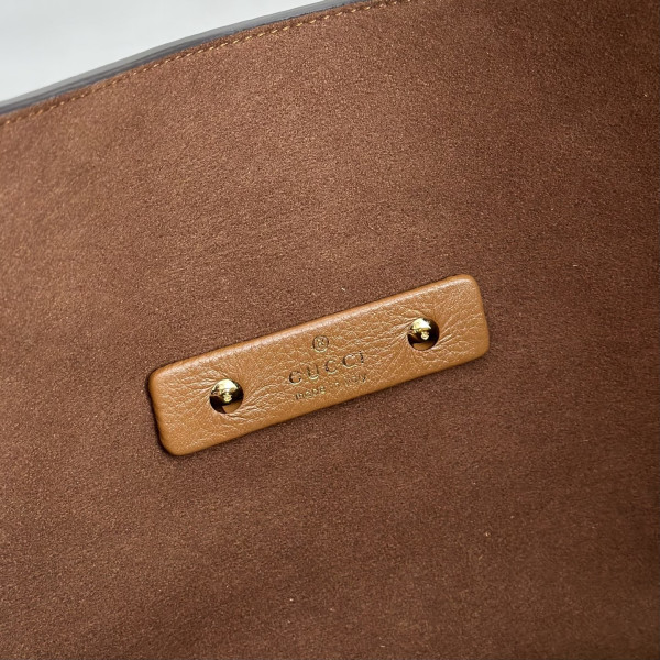 G*u*i softbit maxi shoulder bag