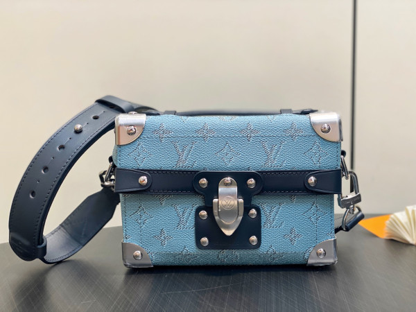 l0*is V*t0n soul trunk-19*15*7cm