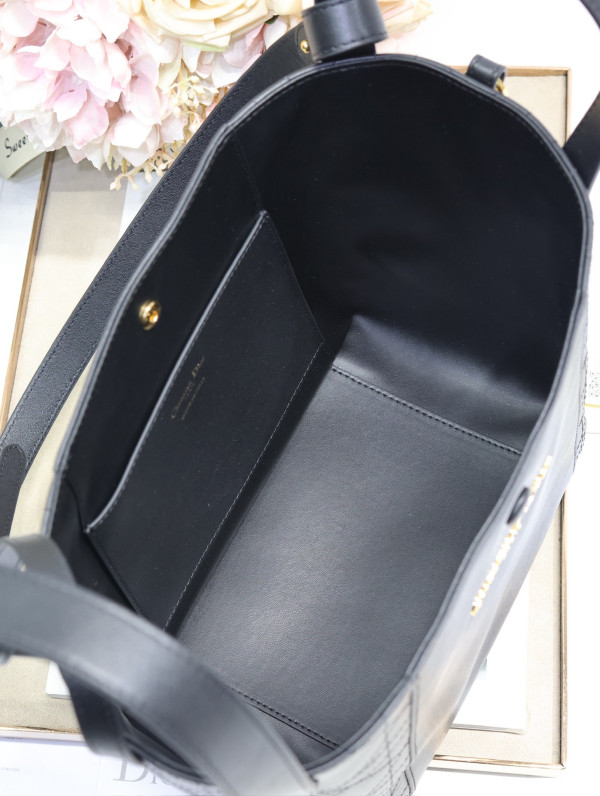 Diro Medium Signature Bucket Bag - 24*23*14CM