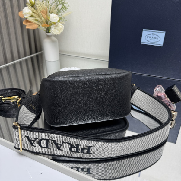 Pra*a leather mini handbag-18*19.5*9cm