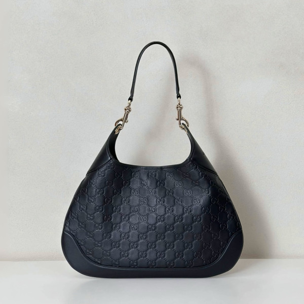 G*u*i b medium shoulder bag