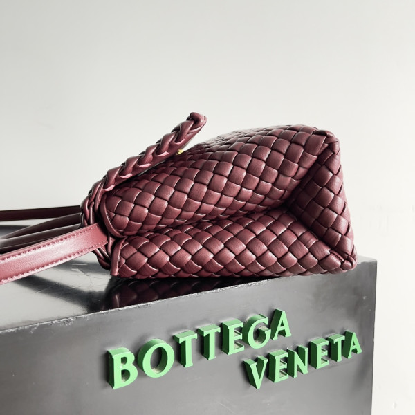 bo*te*ga Ve*ne*ta patti top handle bag