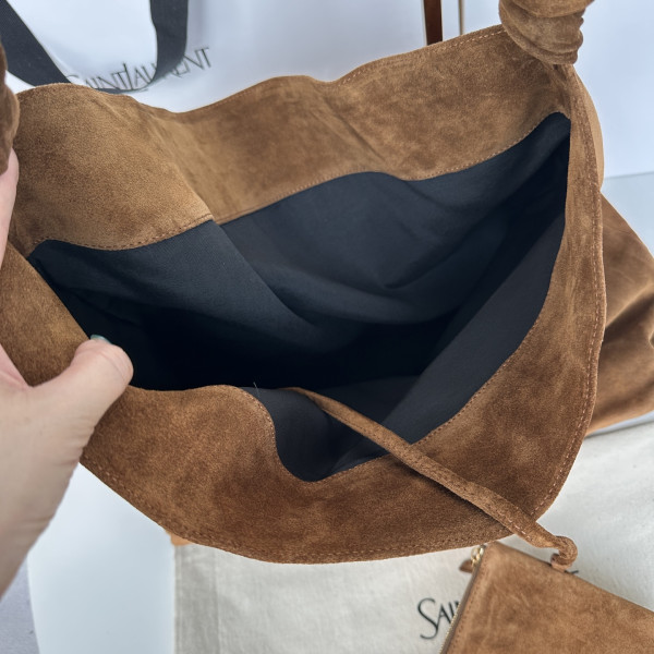 Y*L amalia in suede - 40×50×1cm