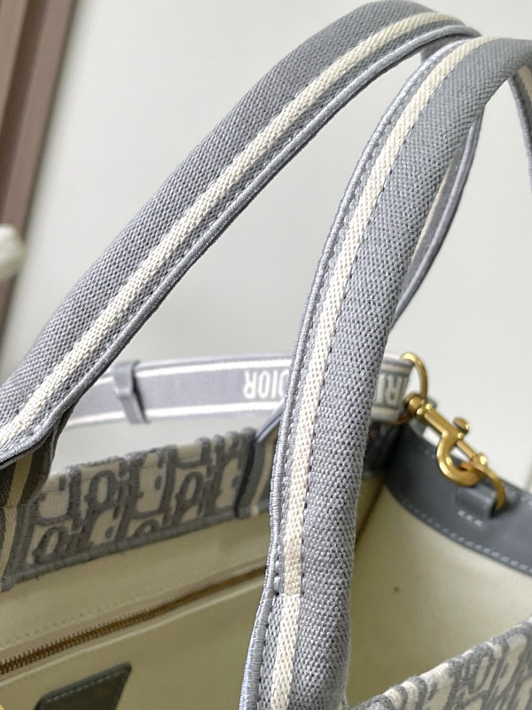 MEDIUM DIRO BOOK TOTE GREY-36CM