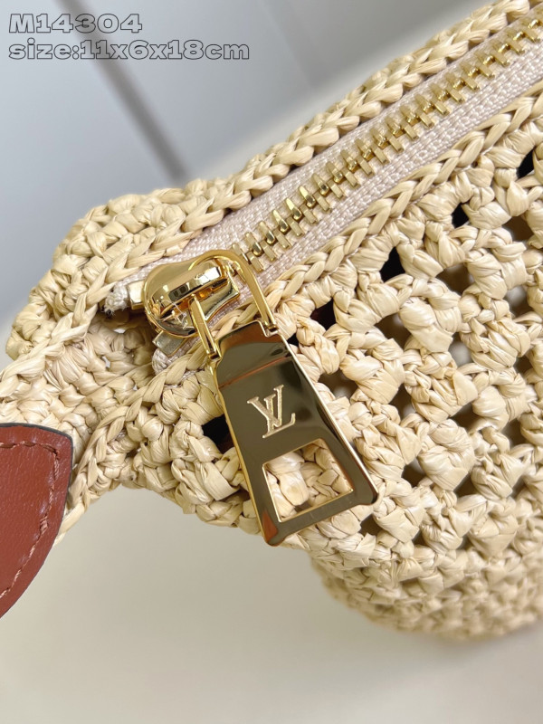 l0*is V*t0n hills pochette